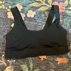 NWOT Vuori Sports Bra XS